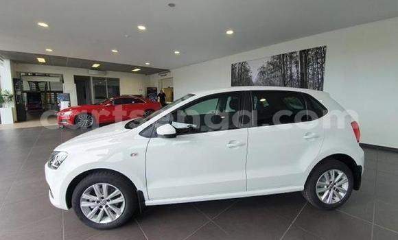 Acheter Occasion Voiture Volkswagen Polo Blanc à Big Bend, Lubombo District Acheter Occasion Voiture Volkswagen Polo Blanc à Big Bend, Lubombo District