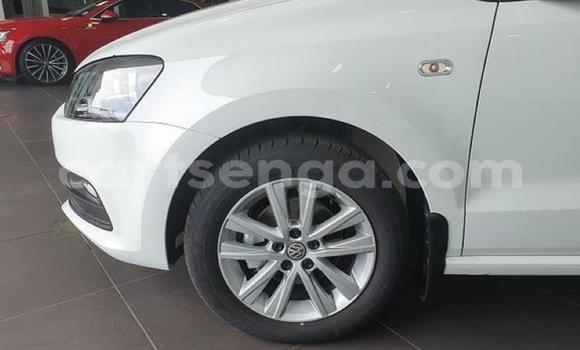 Acheter Occasion Voiture Volkswagen Polo Blanc à Big Bend, Lubombo District Acheter Occasion Voiture Volkswagen Polo Blanc à Big Bend, Lubombo District