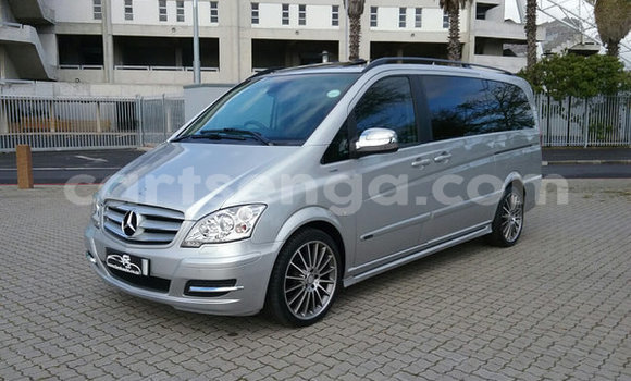 Nunua Ilio tumika Mercedes Viano Silver Gari ndani ya Ezulwini nchini Hhohho Nunua Ilio tumika Mercedes Viano Silver Gari ndani ya Ezulwini nchini Hhohho