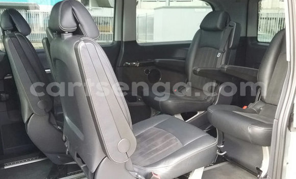 Nunua Ilio tumika Mercedes Viano Silver Gari ndani ya Ezulwini nchini Hhohho Nunua Ilio tumika Mercedes Viano Silver Gari ndani ya Ezulwini nchini Hhohho