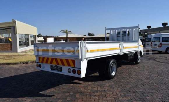 Acheter Occasion Utilitaire Hino 300 Series Blanc à Mbabane, Manzini Acheter Occasion Utilitaire Hino 300 Series Blanc à Mbabane, Manzini