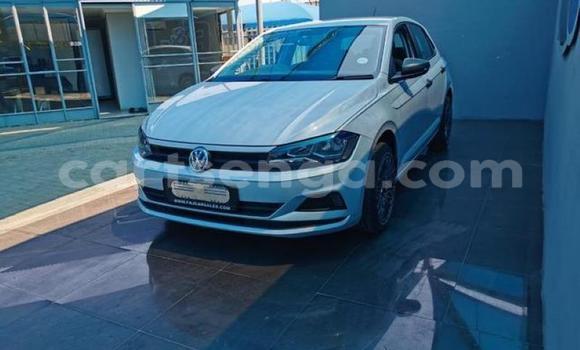 Acheter Occasion Voiture Volkswagen Polo Blanc à Big Bend, Lubombo District Acheter Occasion Voiture Volkswagen Polo Blanc à Big Bend, Lubombo District