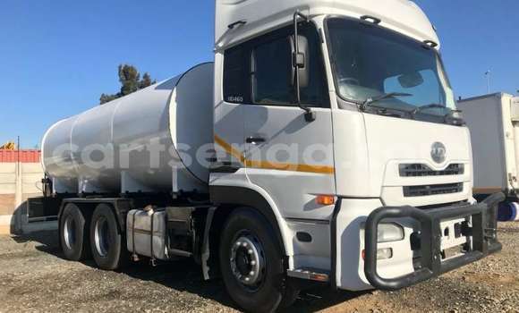 Nunua Ilio tumika Nissan UD White Lori ndani ya Hlatikulu nchini Wilaya ya Shiselweni Nunua Ilio tumika Nissan UD White Lori ndani ya Hlatikulu nchini Wilaya ya Shiselweni