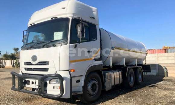 Nunua Ilio tumika Nissan UD White Lori ndani ya Hlatikulu nchini Wilaya ya Shiselweni Nunua Ilio tumika Nissan UD White Lori ndani ya Hlatikulu nchini Wilaya ya Shiselweni