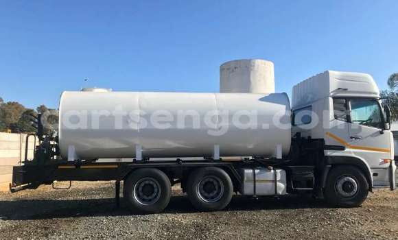 Nunua Ilio tumika Nissan UD White Lori ndani ya Hlatikulu nchini Wilaya ya Shiselweni Nunua Ilio tumika Nissan UD White Lori ndani ya Hlatikulu nchini Wilaya ya Shiselweni