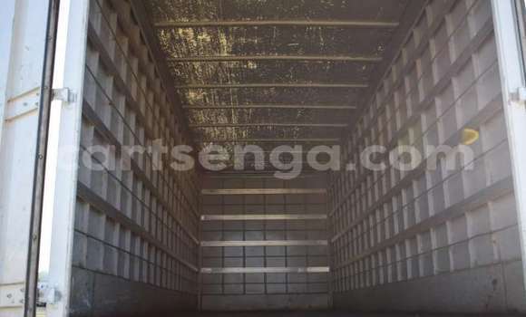 Nunua Ilio tumika Hino 300 Series White Lori ndani ya Ezulwini nchini Hhohho Nunua Ilio tumika Hino 300 Series White Lori ndani ya Ezulwini nchini Hhohho