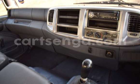 Nunua Ilio tumika Hino 300 Series White Lori ndani ya Ezulwini nchini Hhohho Nunua Ilio tumika Hino 300 Series White Lori ndani ya Ezulwini nchini Hhohho