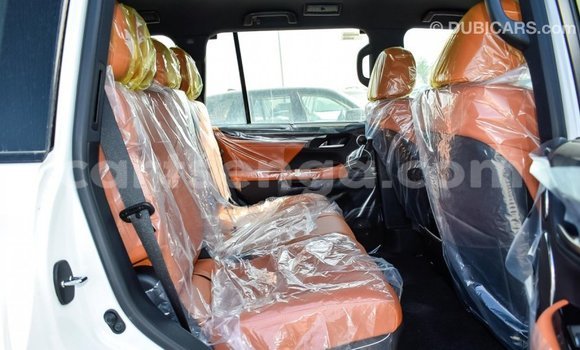 Nunua Imported Lexus LX White Gari ndani ya Import - Dubai nchini Hhohho Nunua Imported Lexus LX White Gari ndani ya Import - Dubai nchini Hhohho