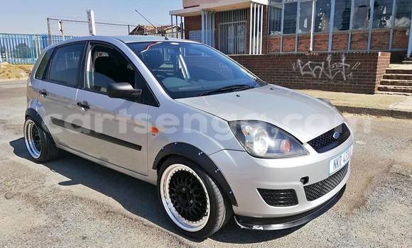 Nunua Ilio tumika Ford Fiesta Silver Gari ndani ya Ezulwini nchini Hhohho Nunua Ilio tumika Ford Fiesta Silver Gari ndani ya Ezulwini nchini Hhohho