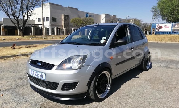 Nunua Ilio tumika Ford Fiesta Silver Gari ndani ya Ezulwini nchini Hhohho Nunua Ilio tumika Ford Fiesta Silver Gari ndani ya Ezulwini nchini Hhohho