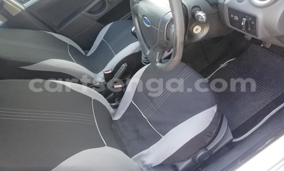 Nunua Ilio tumika Ford Fiesta Silver Gari ndani ya Ezulwini nchini Hhohho Nunua Ilio tumika Ford Fiesta Silver Gari ndani ya Ezulwini nchini Hhohho
