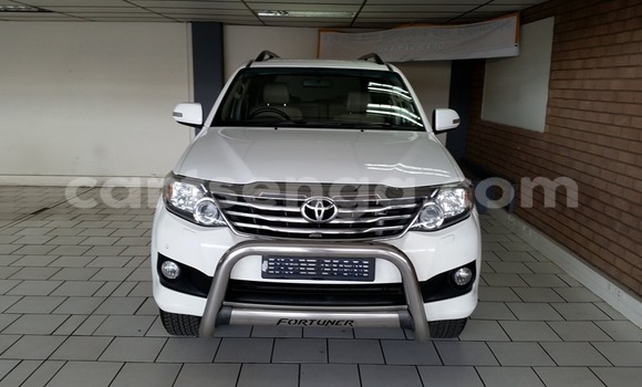 Nunua Ilio tumika Toyota Fortuner White Gari ndani ya Bulembu nchini Hhohho Nunua Ilio tumika Toyota Fortuner White Gari ndani ya Bulembu nchini Hhohho