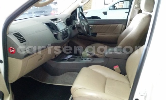 Nunua Ilio tumika Toyota Fortuner White Gari ndani ya Bulembu nchini Hhohho Nunua Ilio tumika Toyota Fortuner White Gari ndani ya Bulembu nchini Hhohho