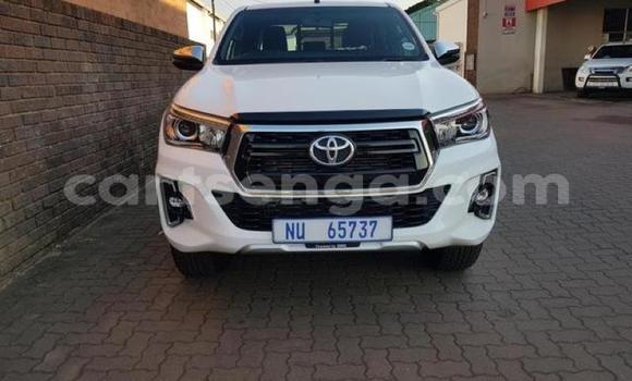 Nunua Ilio tumika Toyota Hilux White Gari ndani ya Manzini nchini Manzini Nunua Ilio tumika Toyota Hilux White Gari ndani ya Manzini nchini Manzini