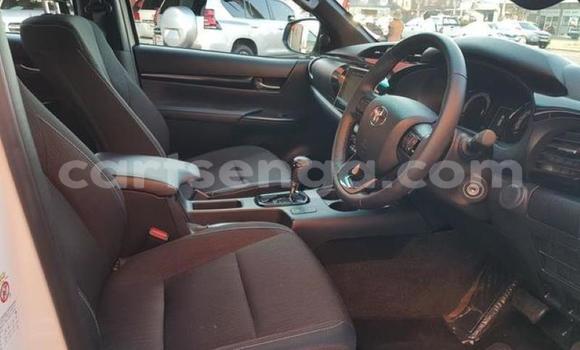 Nunua Ilio tumika Toyota Hilux White Gari ndani ya Manzini nchini Manzini Nunua Ilio tumika Toyota Hilux White Gari ndani ya Manzini nchini Manzini