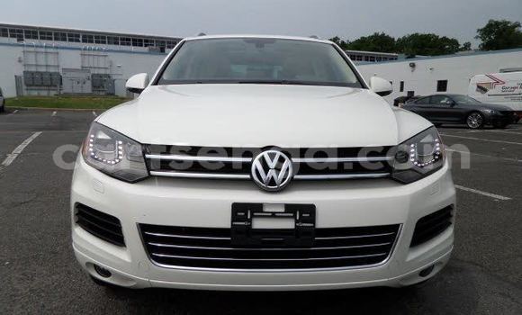Buy Used Volkswagen Touareg White Car in Ntfonjeni in Hhohho Buy Used Volkswagen Touareg White Car in Ntfonjeni in Hhohho