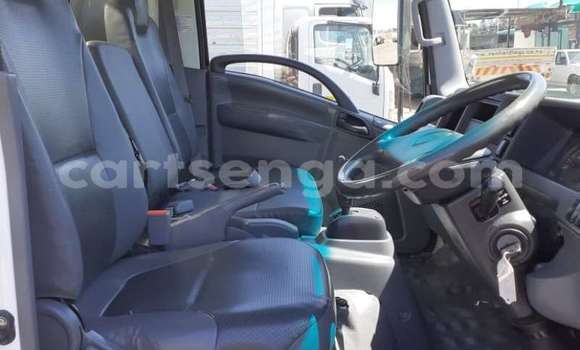 Nunua Ilio tumika Isuzu FTR 850 White Lori ndani ya Mbabane nchini Manzini Nunua Ilio tumika Isuzu FTR 850 White Lori ndani ya Mbabane nchini Manzini