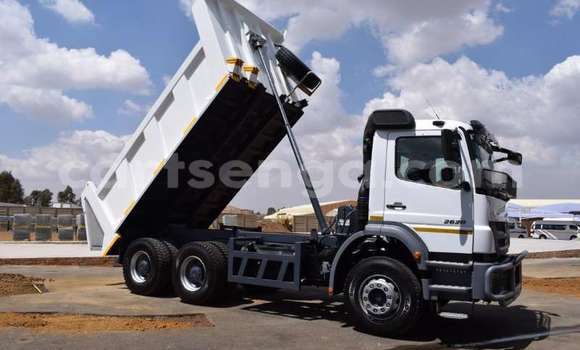 Nunua Ilio tumika Mercedes‒Benz 2628 White Lori ndani ya Mbabane nchini Manzini Nunua Ilio tumika Mercedes‒Benz 2628 White Lori ndani ya Mbabane nchini Manzini