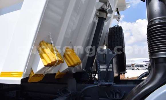 Nunua Ilio tumika Mercedes‒Benz 2628 White Lori ndani ya Mbabane nchini Manzini Nunua Ilio tumika Mercedes‒Benz 2628 White Lori ndani ya Mbabane nchini Manzini