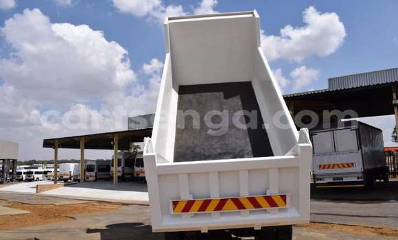 Nunua Ilio tumika Mercedes‒Benz 2628 White Lori ndani ya Mbabane nchini Manzini Nunua Ilio tumika Mercedes‒Benz 2628 White Lori ndani ya Mbabane nchini Manzini