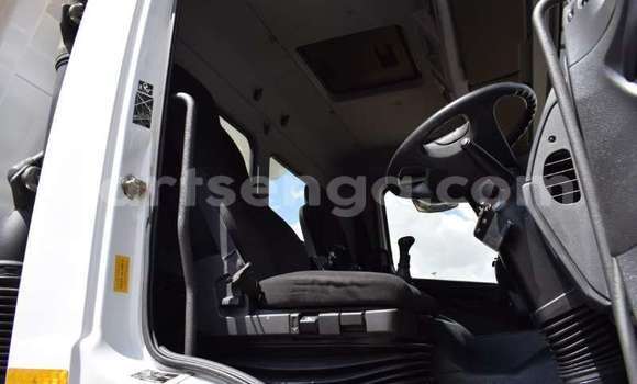 Nunua Ilio tumika Mercedes‒Benz 2628 White Lori ndani ya Mbabane nchini Manzini Nunua Ilio tumika Mercedes‒Benz 2628 White Lori ndani ya Mbabane nchini Manzini