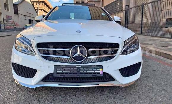 Nunua Ilio tumika Mercedes‒Benz C–Class White Gari ndani ya Ezulwini nchini Hhohho Nunua Ilio tumika Mercedes‒Benz C–Class White Gari ndani ya Ezulwini nchini Hhohho