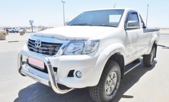 Buy Used Toyota Hilux White Car in Ezulwini in Hhohho Buy Used Toyota Hilux White Car in Ezulwini in Hhohho