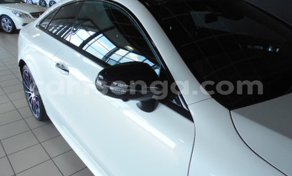 Buy Used Mercedes‒Benz E–Class White Car in Ezulwini in Hhohho Buy Used Mercedes‒Benz E–Class White Car in Ezulwini in Hhohho