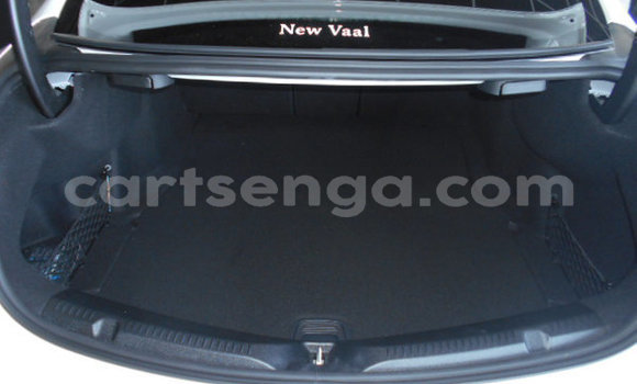 Buy Used Mercedes‒Benz E–Class White Car in Ezulwini in Hhohho Buy Used Mercedes‒Benz E–Class White Car in Ezulwini in Hhohho