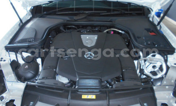Buy Used Mercedes‒Benz E–Class White Car in Ezulwini in Hhohho Buy Used Mercedes‒Benz E–Class White Car in Ezulwini in Hhohho