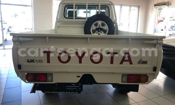 Buy Used Toyota Land Cruiser White Car in Ezulwini in Hhohho Buy Used Toyota Land Cruiser White Car in Ezulwini in Hhohho