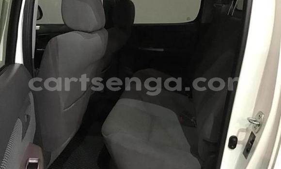 Buy Used Toyota Hilux White Car in Ezulwini in Hhohho Buy Used Toyota Hilux White Car in Ezulwini in Hhohho