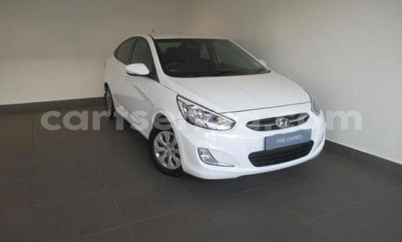 Acheter Occasion Voiture Hyundai Accent Blanc à Hlatikulu, Shiselweni District Acheter Occasion Voiture Hyundai Accent Blanc à Hlatikulu, Shiselweni District