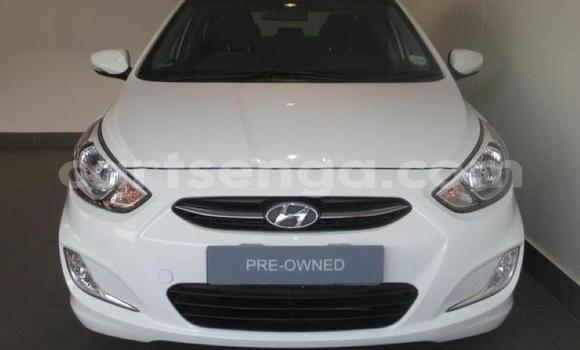 Acheter Occasion Voiture Hyundai Accent Blanc à Hlatikulu, Shiselweni District Acheter Occasion Voiture Hyundai Accent Blanc à Hlatikulu, Shiselweni District