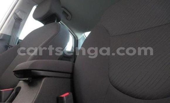 Acheter Occasion Voiture Hyundai Accent Blanc à Hlatikulu, Shiselweni District Acheter Occasion Voiture Hyundai Accent Blanc à Hlatikulu, Shiselweni District