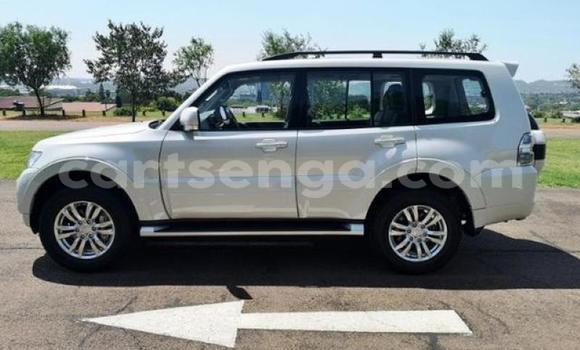 Nunua Ilio tumika Mitsubishi Pajero White Gari ndani ya Manzini nchini Manzini Nunua Ilio tumika Mitsubishi Pajero White Gari ndani ya Manzini nchini Manzini