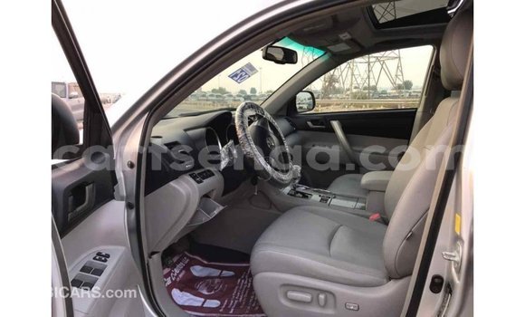 Buy Import Toyota Highlander Other Car in Import - Dubai in Hhohho Buy Import Toyota Highlander Other Car in Import - Dubai in Hhohho
