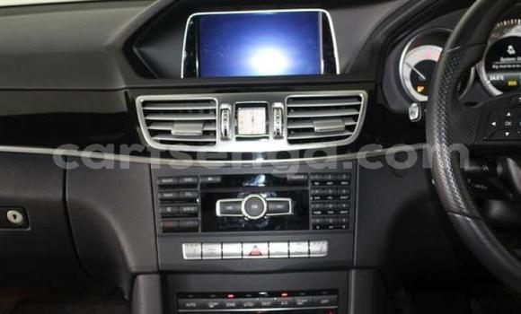 Buy Used Mercedes‒Benz E–Class White Car in Matsapha in Manzini Buy Used Mercedes‒Benz E–Class White Car in Matsapha in Manzini