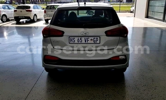 Buy Used Hyundai i20 Silver Car in Bhunya in Manzini Buy Used Hyundai i20 Silver Car in Bhunya in Manzini