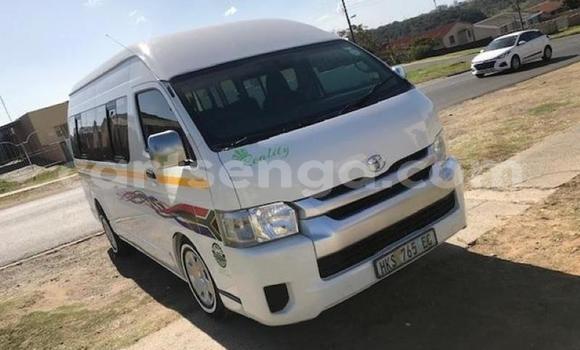 Nunua Ilio tumika Toyota 4Runner White Gari ndani ya Mbabane nchini Manzini Nunua Ilio tumika Toyota 4Runner White Gari ndani ya Mbabane nchini Manzini