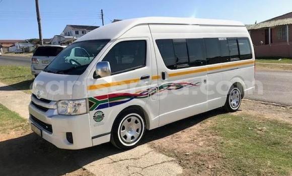 Nunua Ilio tumika Toyota 4Runner White Gari ndani ya Mbabane nchini Manzini Nunua Ilio tumika Toyota 4Runner White Gari ndani ya Mbabane nchini Manzini