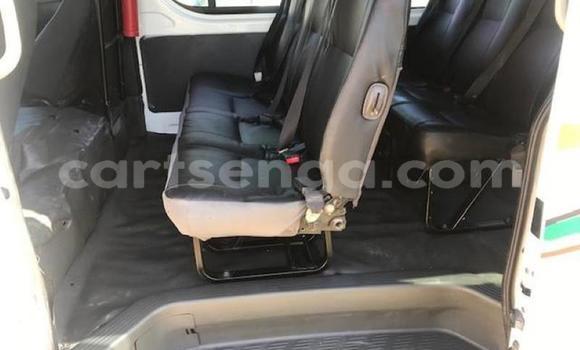 Nunua Ilio tumika Toyota 4Runner White Gari ndani ya Mbabane nchini Manzini Nunua Ilio tumika Toyota 4Runner White Gari ndani ya Mbabane nchini Manzini