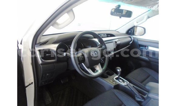 Buy Import Toyota Hilux White Car in Import - Dubai in Hhohho Buy Import Toyota Hilux White Car in Import - Dubai in Hhohho