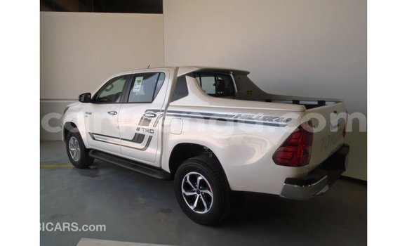 Buy Import Toyota Hilux White Car in Import - Dubai in Hhohho Buy Import Toyota Hilux White Car in Import - Dubai in Hhohho
