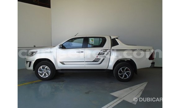 Buy Import Toyota Hilux White Car in Import - Dubai in Hhohho Buy Import Toyota Hilux White Car in Import - Dubai in Hhohho