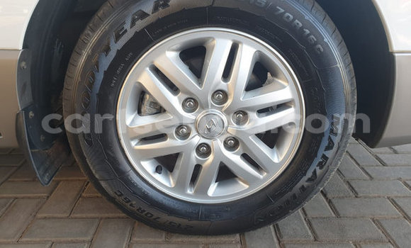 Nunua Ilio tumika Hyundai H1 White Gari ndani ya Ezulwini nchini Hhohho Nunua Ilio tumika Hyundai H1 White Gari ndani ya Ezulwini nchini Hhohho