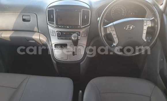 Nunua Ilio tumika Hyundai H1 White Gari ndani ya Ezulwini nchini Hhohho Nunua Ilio tumika Hyundai H1 White Gari ndani ya Ezulwini nchini Hhohho