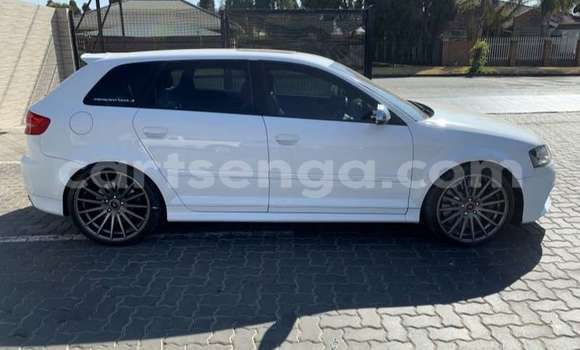 Nunua Ilio tumika Audi RS3 White Gari ndani ya Ezulwini nchini Hhohho Nunua Ilio tumika Audi RS3 White Gari ndani ya Ezulwini nchini Hhohho
