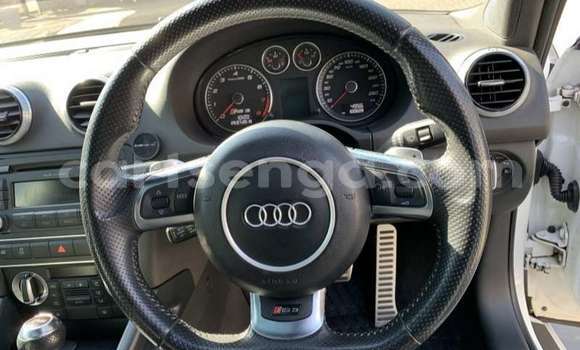 Nunua Ilio tumika Audi RS3 White Gari ndani ya Ezulwini nchini Hhohho Nunua Ilio tumika Audi RS3 White Gari ndani ya Ezulwini nchini Hhohho