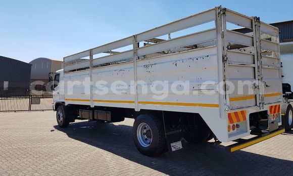 Acheter Occasion Utilitaire Hino 300 Series Blanc à Ezulwini, Hhohho Acheter Occasion Utilitaire Hino 300 Series Blanc à Ezulwini, Hhohho